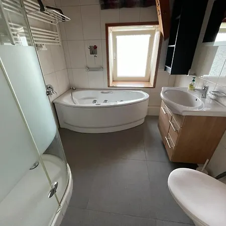 Gemuetliches Zweibett-zimmer In Schleswig-holstein - Ideal Fuer Monteure Und Geschaeftsreisende, Gemeinschaftsbad Nr 5
